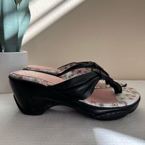 Adventure On Avignon J41 Black Leather Thong Strap Wedge Slide Sandals Womens 8M